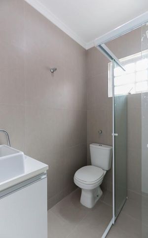 Casa para alugar com 40m², 2 quartos e sem vaga Casa para alugar com 40m², 2 quartos e sem vagaBanheiro da suíte