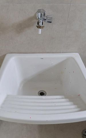 Casa para alugar com 40m², 2 quartos e sem vaga Casa para alugar com 40m², 2 quartos e sem vagaBanheiro social e área de serviço