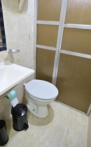 Casa para alugar com 70m², 2 quartos e 1 vaga Casa para alugar com 70m², 2 quartos e 1 vagaBanheiro Social