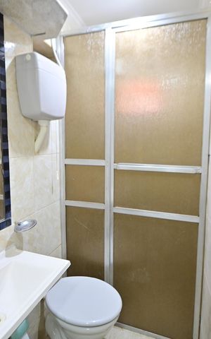 Casa para alugar com 70m², 2 quartos e 1 vaga Casa para alugar com 70m², 2 quartos e 1 vagaBanheiro Social