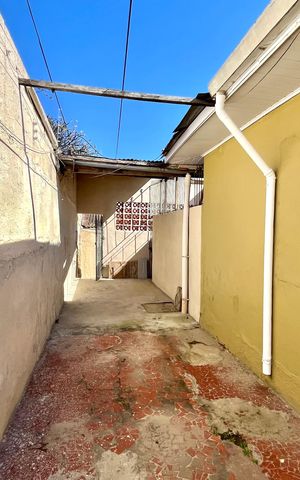 Casa à venda com 102m², 2 quartos e 1 vagaÁrea externa