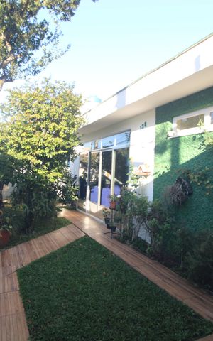 Casa para alugar com 140m², 2 quartos e 3 vagasFachada