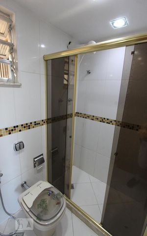 Apartamento à venda com 50m², 2 quartos e 1 vaga Apartamento à venda com 50m², 2 quartos e 1 vagaBanheiro social