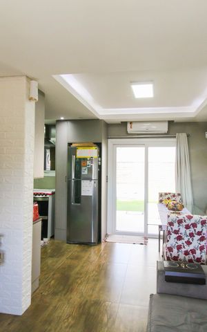 Casa à venda com 192m², 3 quartos e 3 vagas Casa à venda com 192m², 3 quartos e 3 vagasSala