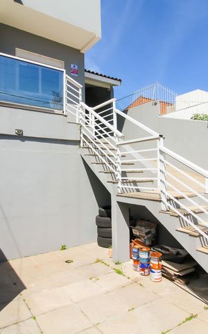 Casa à venda com 192m², 3 quartos e 3 vagas Casa à venda com 192m², 3 quartos e 3 vagasÁrea externa