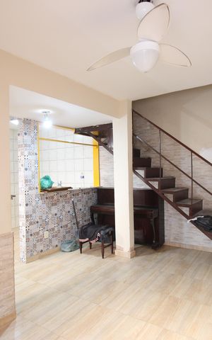 Casa de condomínio à venda com 110m², 2 quartos e 1 vagaSala