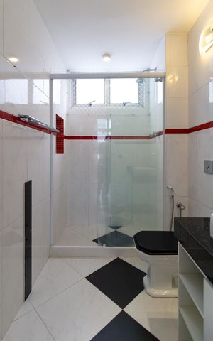 Apartamento à venda com 125m², 3 quartos e 1 vaga Apartamento à venda com 125m², 3 quartos e 1 vagaBanheiro da suíte