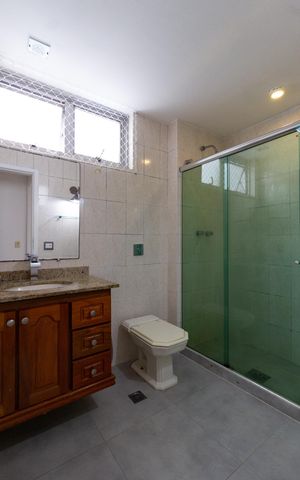 Apartamento à venda com 125m², 3 quartos e 1 vaga Apartamento à venda com 125m², 3 quartos e 1 vagaBanheiro social