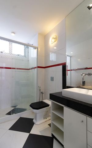 Apartamento à venda com 125m², 3 quartos e 1 vaga Apartamento à venda com 125m², 3 quartos e 1 vagaBanheiro da suíte