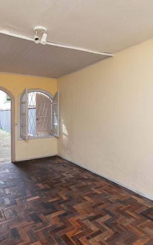 Casa para alugar com 80m², 2 quartos e 2 vagasSala