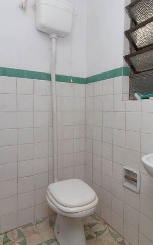 Casa para alugar com 80m², 2 quartos e 2 vagasBanheiro de Serviço