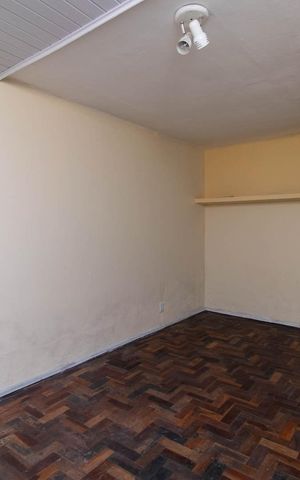 Casa para alugar com 80m², 2 quartos e 2 vagasSala