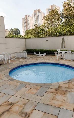 Apartamento à venda com 70m², 3 quartos e 2 vagas Apartamento à venda com 70m², 3 quartos e 2 vagasÁrea comum - Piscina