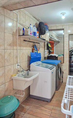 Casa à venda com 376m², 4 quartos e 1 vaga Casa à venda com 376m², 4 quartos e 1 vagaÁrea de Serviço