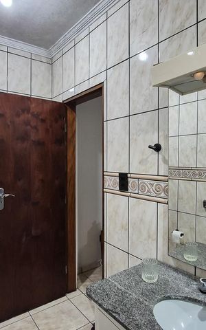 Casa à venda com 376m², 4 quartos e 1 vaga Casa à venda com 376m², 4 quartos e 1 vagaCasa 2 - Banheiro da Suíte