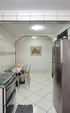 Casa à venda com 376m², 4 quartos e 1 vaga Casa à venda com 376m², 4 quartos e 1 vagaCozinha