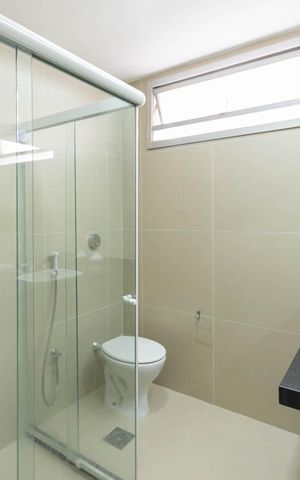 Apartamento à venda com 180m², 3 quartos e 5 vagasBanheiro social