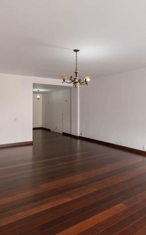 Apartamento à venda com 180m², 3 quartos e 5 vagasSala