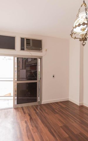 Apartamento à venda com 180m², 3 quartos e 5 vagasSuíte
