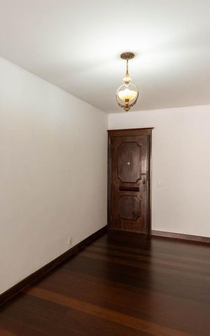 Apartamento à venda com 180m², 3 quartos e 5 vagasSala