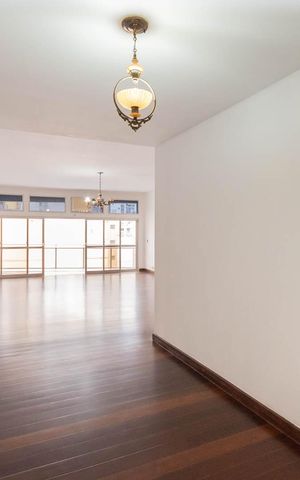 Apartamento à venda com 180m², 3 quartos e 5 vagasSala
