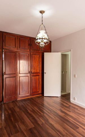 Apartamento à venda com 180m², 3 quartos e 5 vagasSuíte