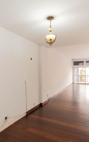 Apartamento à venda com 180m², 3 quartos e 5 vagasSala