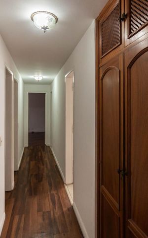 Apartamento à venda com 180m², 3 quartos e 5 vagasCorredor