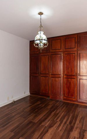 Apartamento à venda com 180m², 3 quartos e 5 vagasSuíte