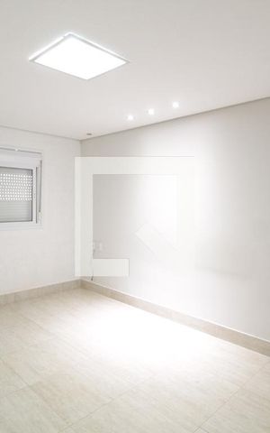 Casa para alugar com 450m², 4 quartos e 4 vagas Casa para alugar com 450m², 4 quartos e 4 vagasSuíte