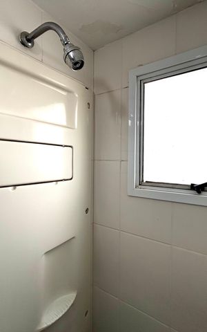 Apartamento à venda com 59m², 2 quartos e 1 vaga Apartamento à venda com 59m², 2 quartos e 1 vagaBanheiro social