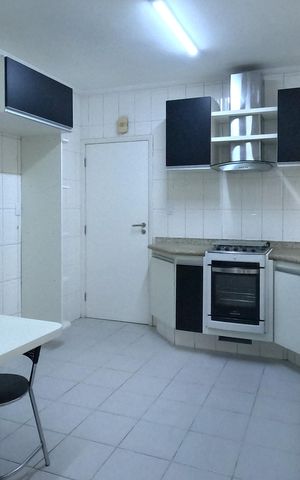 Apartamento para alugar com 180m², 3 quartos e 2 vagasCozinha