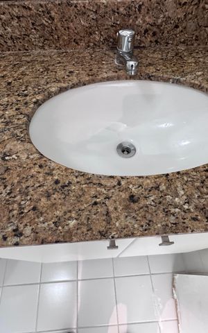 Apartamento à venda com 68m², 2 quartos e 1 vaga Apartamento à venda com 68m², 2 quartos e 1 vagaBanheiro Social
