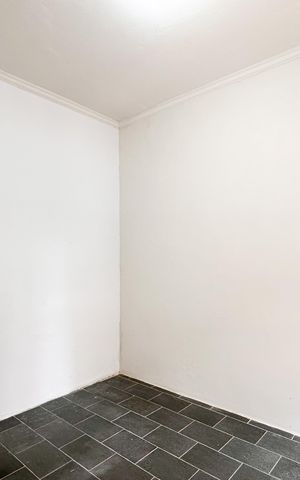Casa para alugar com 182m², 2 quartos e 2 vagas Casa para alugar com 182m², 2 quartos e 2 vagasBanheiro de serviço