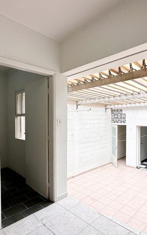 Casa para alugar com 182m², 2 quartos e 2 vagas Casa para alugar com 182m², 2 quartos e 2 vagasÁrea de Serviço