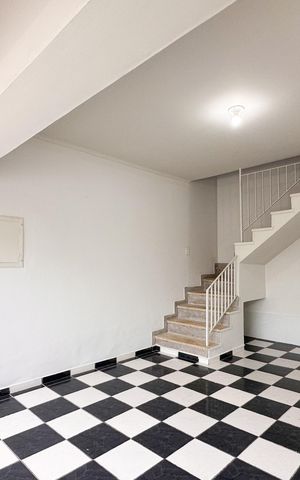 Casa para alugar com 182m², 2 quartos e 2 vagas Casa para alugar com 182m², 2 quartos e 2 vagasSala