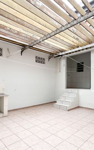Casa para alugar com 182m², 2 quartos e 2 vagas Casa para alugar com 182m², 2 quartos e 2 vagasQuintal