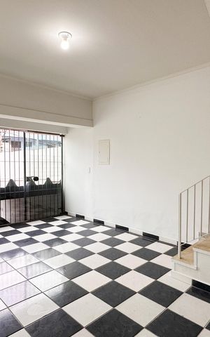 Casa para alugar com 182m², 2 quartos e 2 vagas Casa para alugar com 182m², 2 quartos e 2 vagasSala