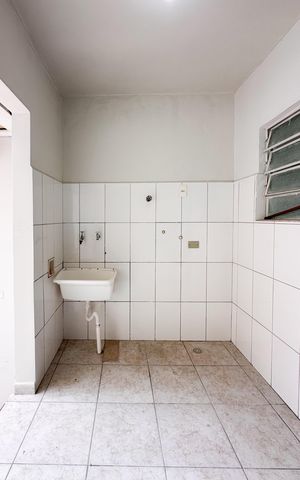 Casa para alugar com 182m², 2 quartos e 2 vagas Casa para alugar com 182m², 2 quartos e 2 vagasÁrea de Serviço