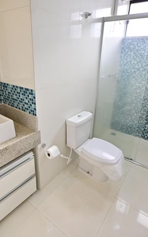 Apartamento para alugar com 126m², 2 quartos e 1 vaga Apartamento para alugar com 126m², 2 quartos e 1 vagaBanheiro da Suíte