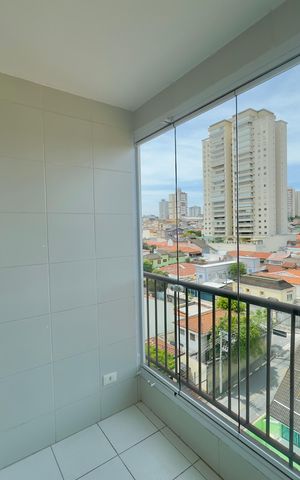 Apartamento à venda com 48m², 2 quartos e 1 vaga Apartamento à venda com 48m², 2 quartos e 1 vagaVaranda