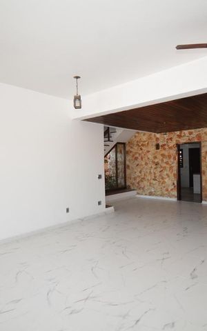 Casa à venda com 315m², 4 quartos e 2 vagas