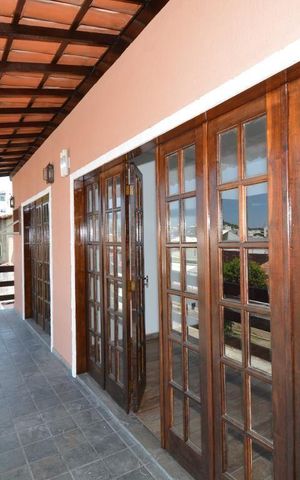 Casa à venda com 315m², 4 quartos e 2 vagas