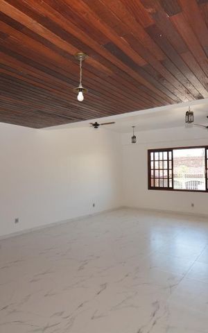 Casa à venda com 315m², 4 quartos e 2 vagas