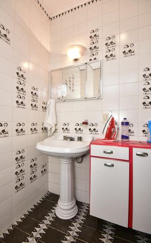 Casa à venda com 650m², 4 quartos e 9 vagasBanheiro Suíte 4