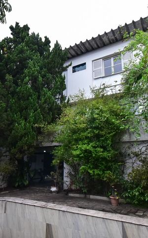 Casa à venda com 650m², 4 quartos e 9 vagasFachada Posterior