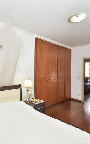 Casa à venda com 650m², 4 quartos e 9 vagasSuíte 2