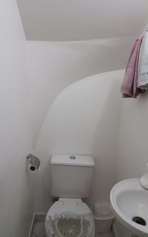Casa de condomínio para alugar com 92m², 3 quartos e 1 vagaLavabo