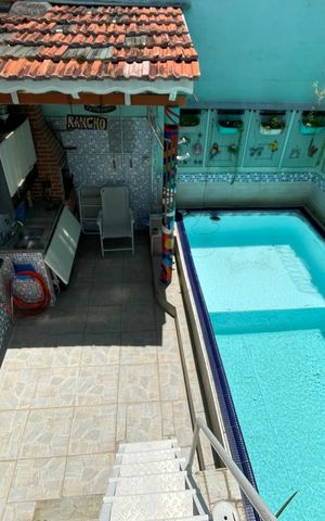 Casa à venda com 200m², 4 quartos e 1 vaga Casa à venda com 200m², 4 quartos e 1 vagaÁrea comum