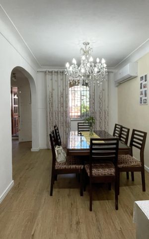 Casa à venda com 200m², 4 quartos e 1 vaga Casa à venda com 200m², 4 quartos e 1 vagaSala